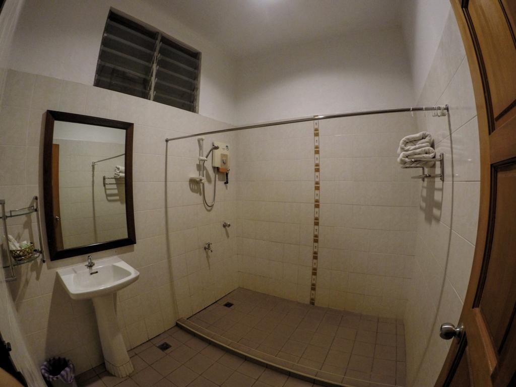 Bilit Rainforest Lodge Sandakan Bagian luar foto